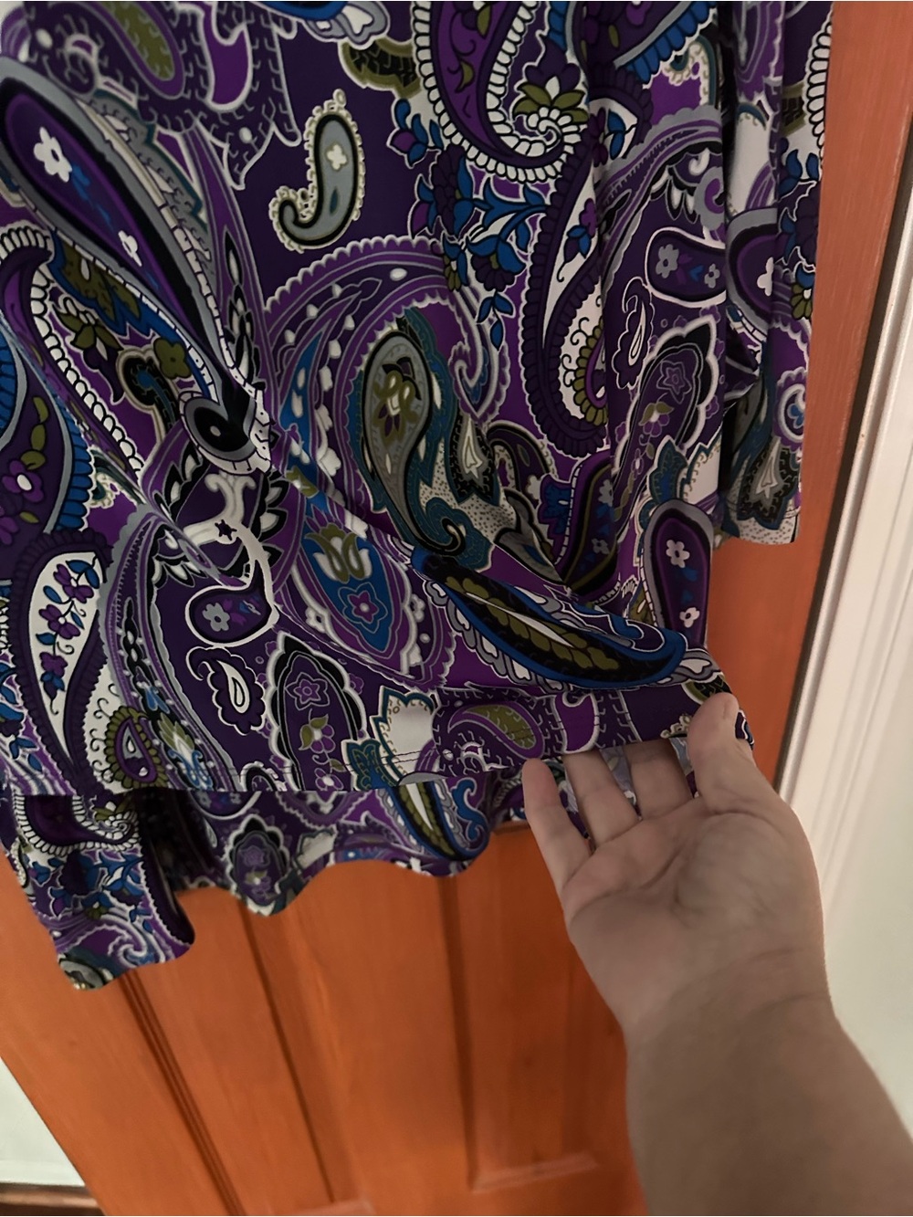 Susan Graver Purple Paisley V-Neck Women's Top - Picture 5 of 5